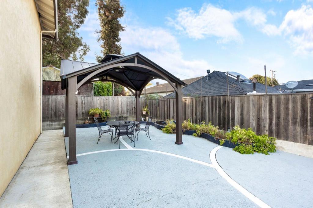 1124 Rex Road Property Photo 28