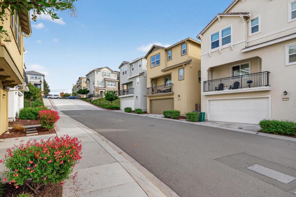 1303 Antonella Place Property Photo 4