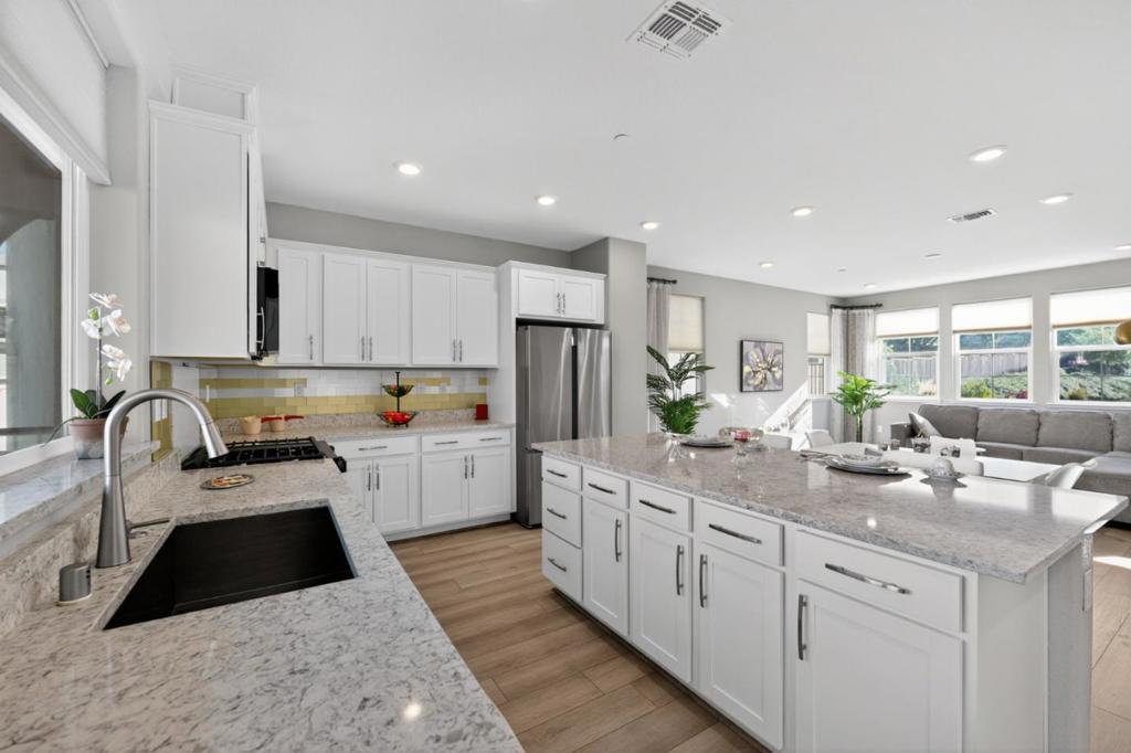 1303 Antonella Place Property Photo 13