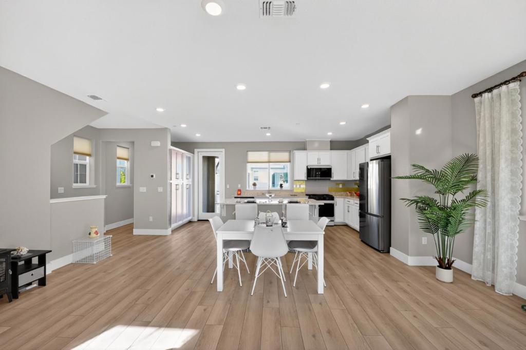 1303 Antonella Place Property Photo 17