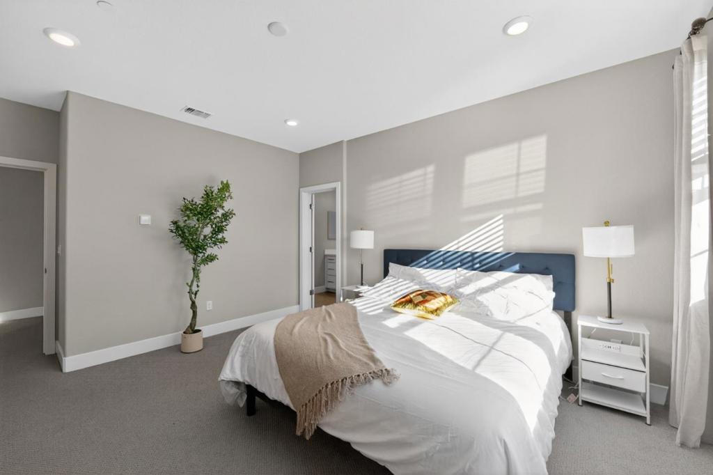 1303 Antonella Place Property Photo 18