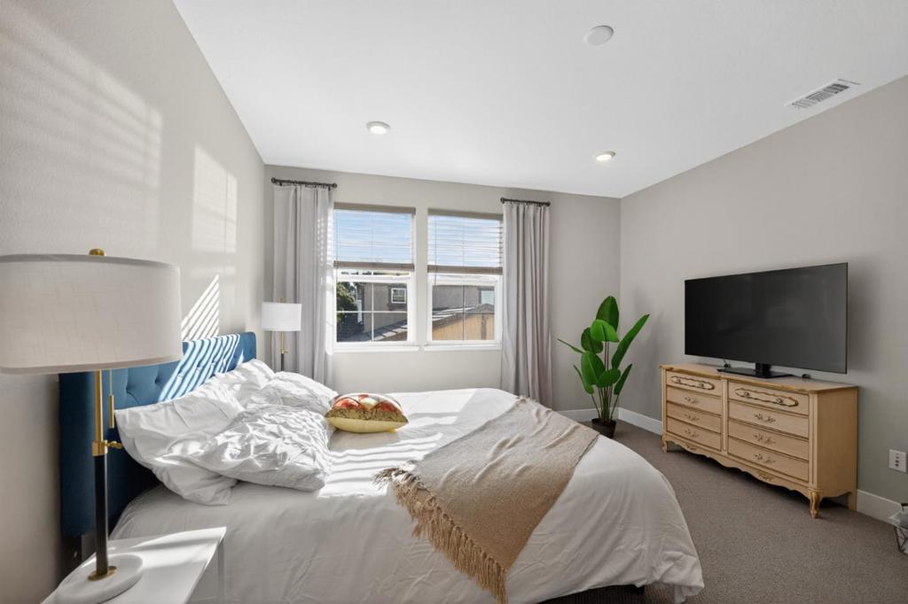1303 Antonella Place Property Photo 21