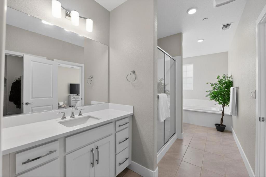 1303 Antonella Place Property Photo 24