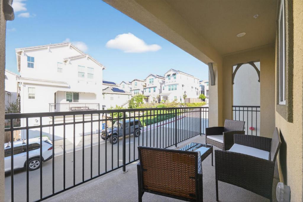 1303 Antonella Place Property Photo 38