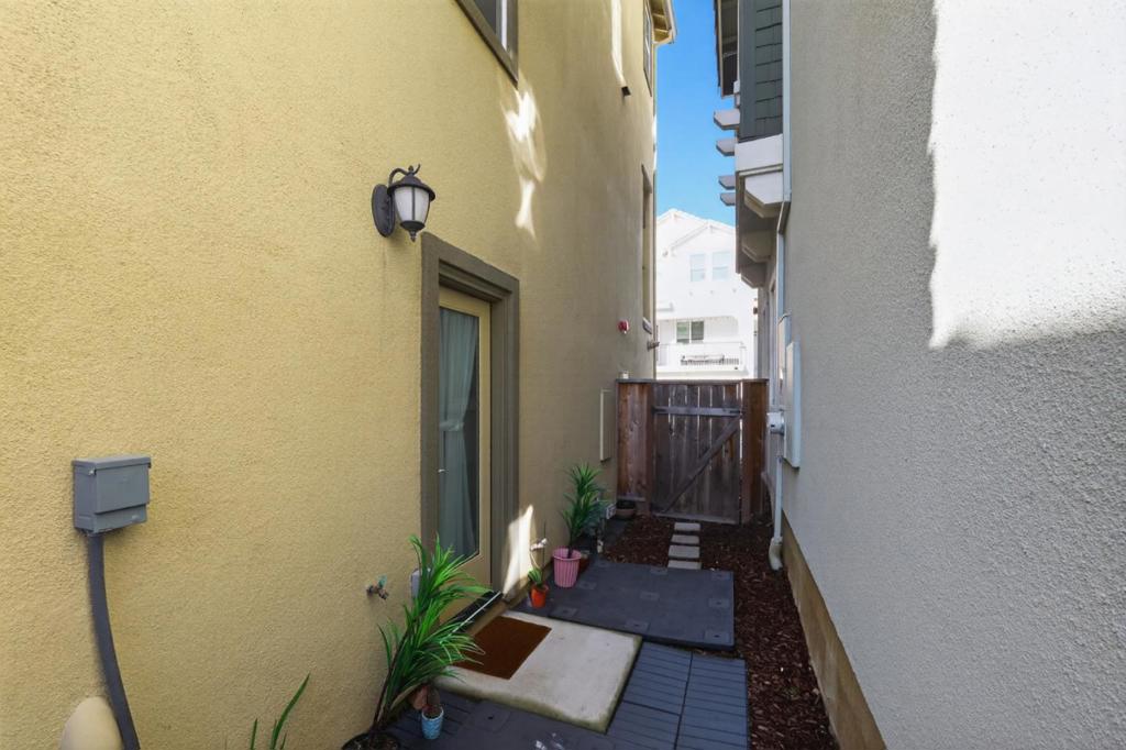 1303 Antonella Place Property Photo 42