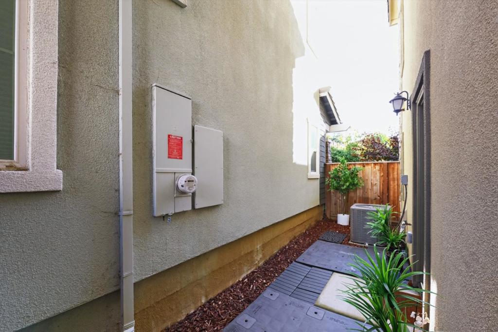1303 Antonella Place Property Photo 44