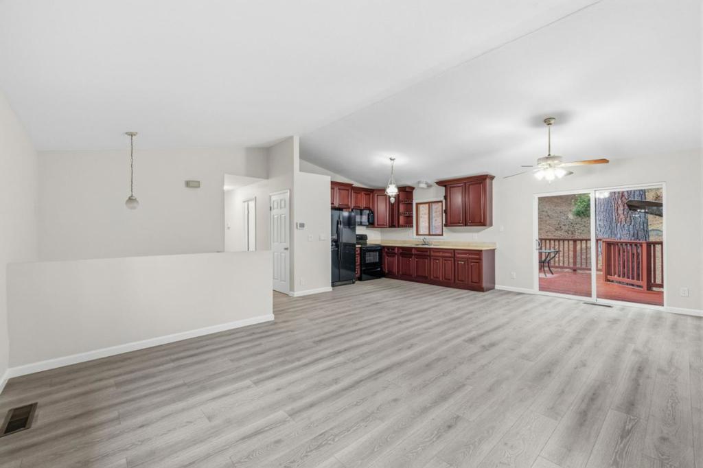 12910 Jackson Mill Drive Property Photo 3