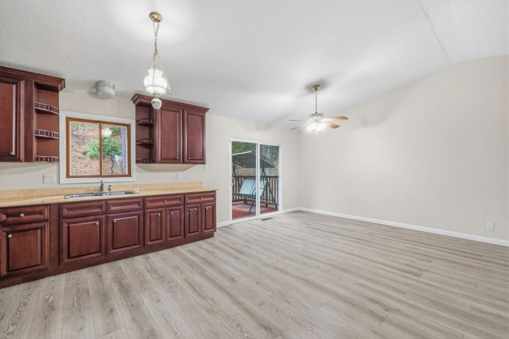12910 Jackson Mill Drive Property Photo 4