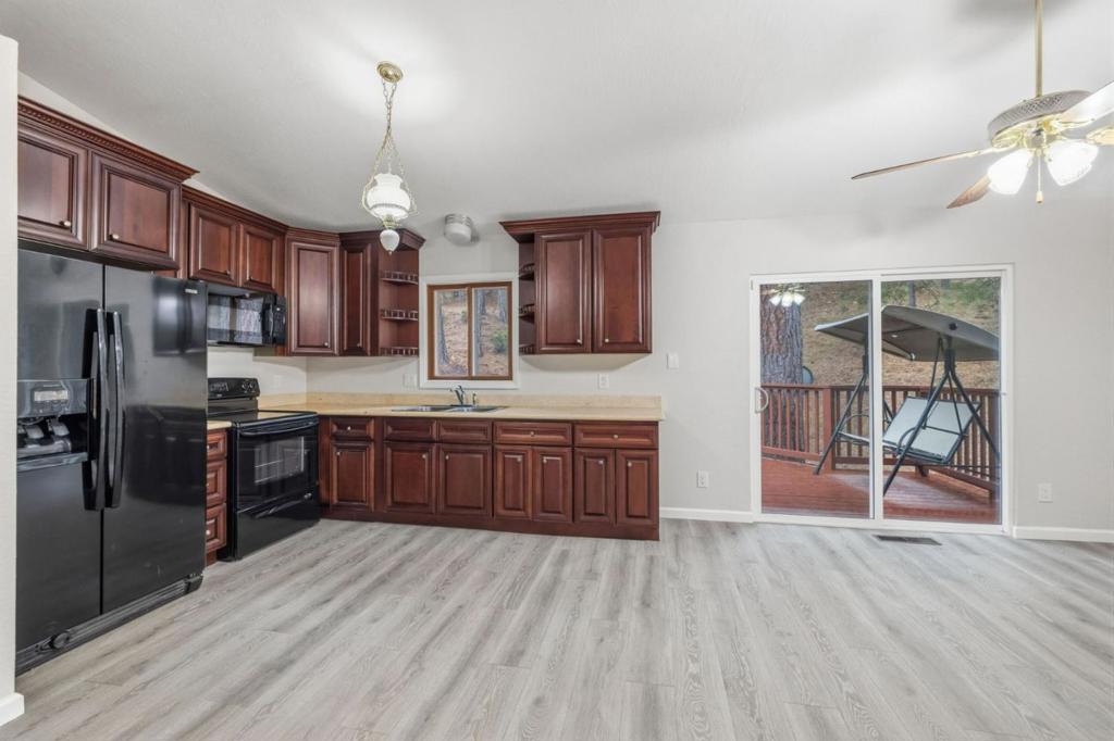 12910 Jackson Mill Drive Property Photo 6