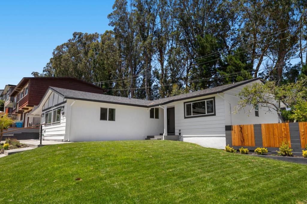 2600 Evergreen Drive Property Photo 4