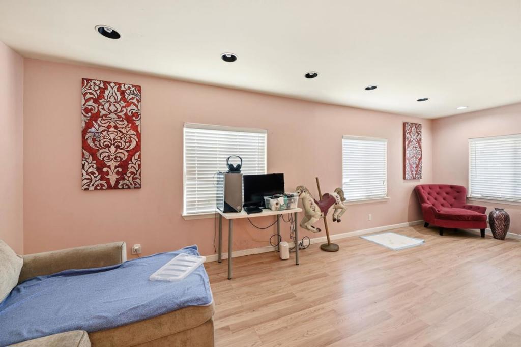 1085 Tasman Drive 861 Property Photo 4