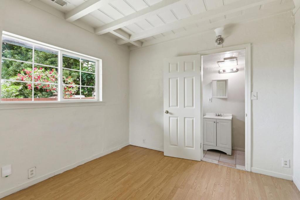 ML82049872 Property Photo 26