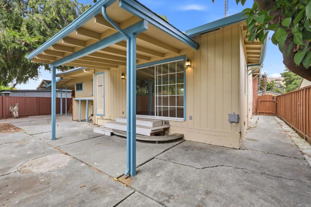 ML82049872 Property Photo 36