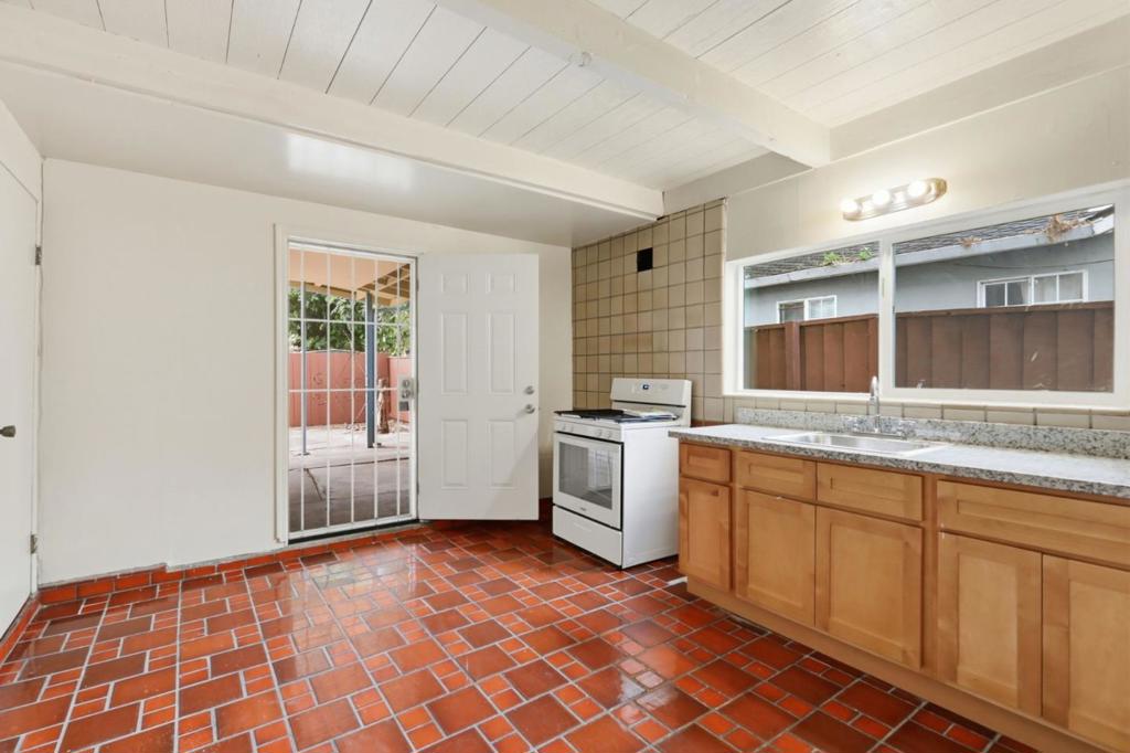 ML82049872 Property Photo 39