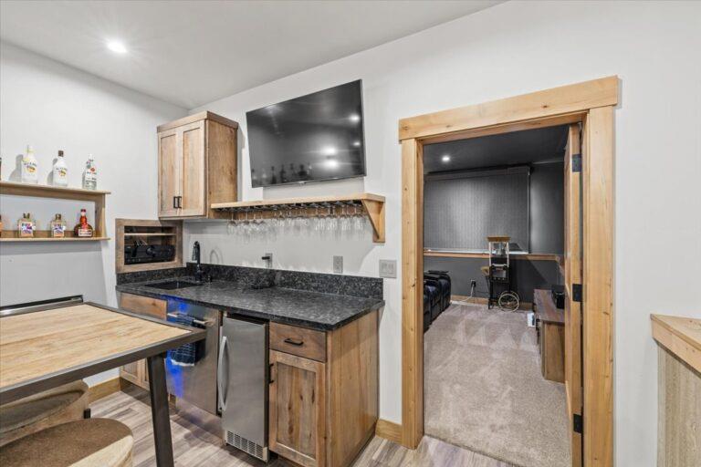 2366 Highlands Drive Property Photo 37