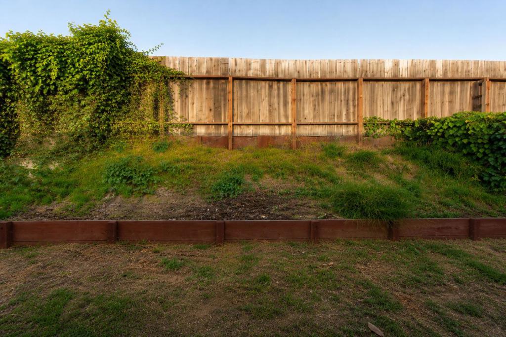 2050 Lassen Street Property Photo 5