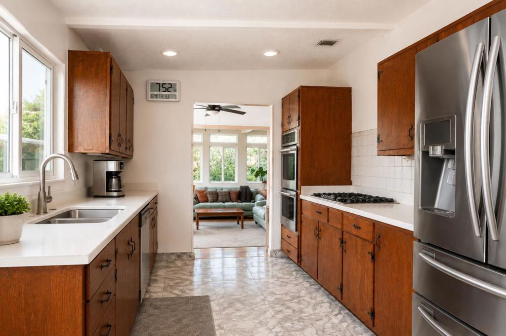 2050 Lassen Street Property Photo 21