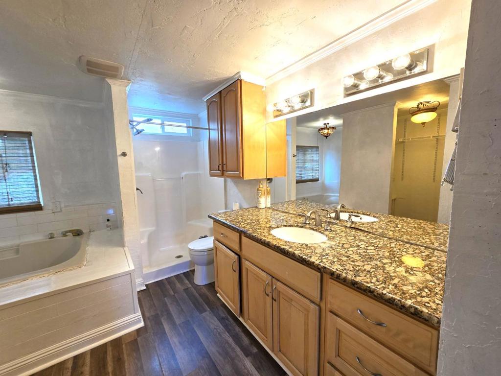 1360 Buckingham Way 1360 Property Photo 24