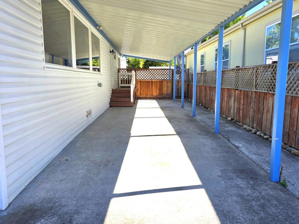 1360 Buckingham Way 1360 Property Photo 28