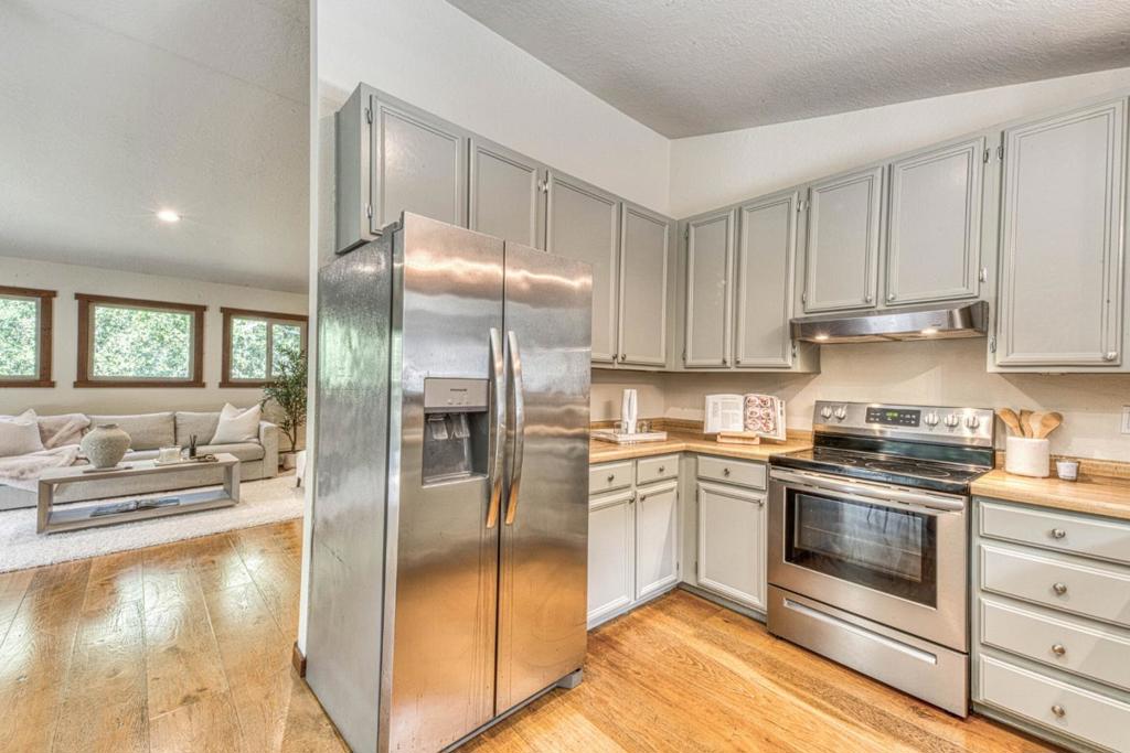 61 Southbank Road Property Photo 15