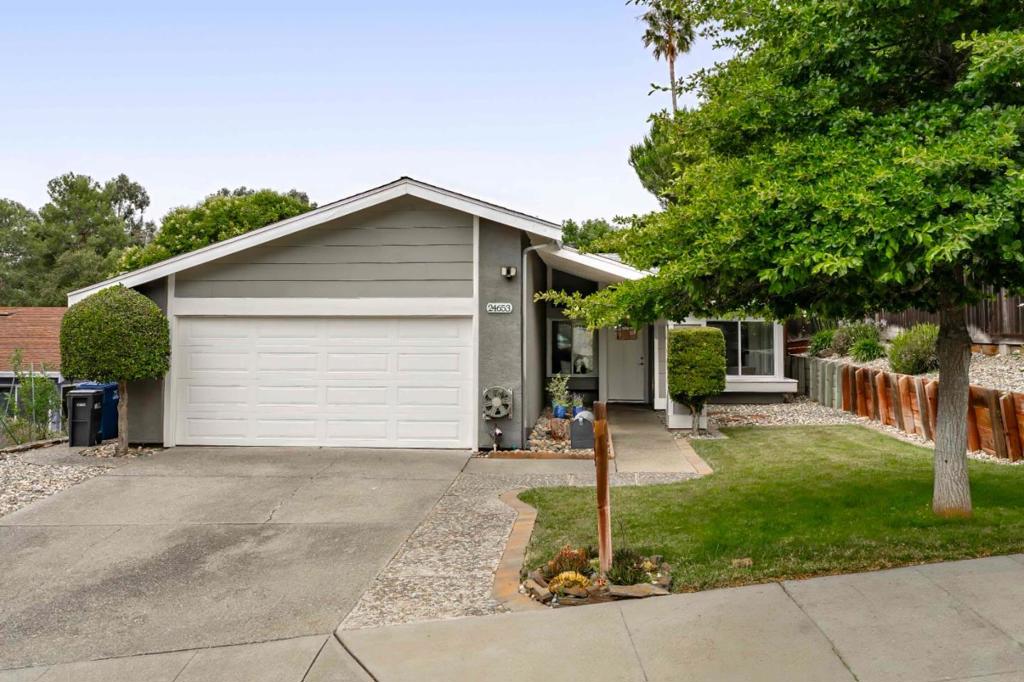 24653 Sylvan Glen Court Property Photo 2