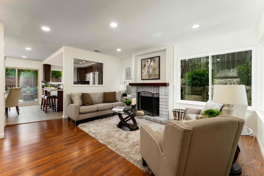 24653 Sylvan Glen Court Property Photo 3