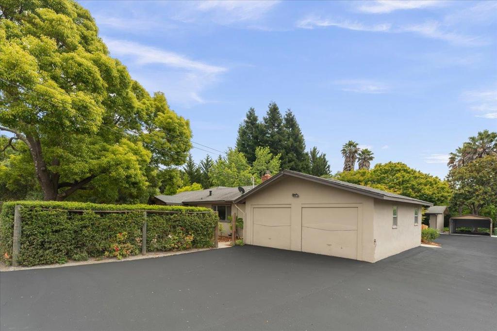 1645 Hames Road Property Photo 4