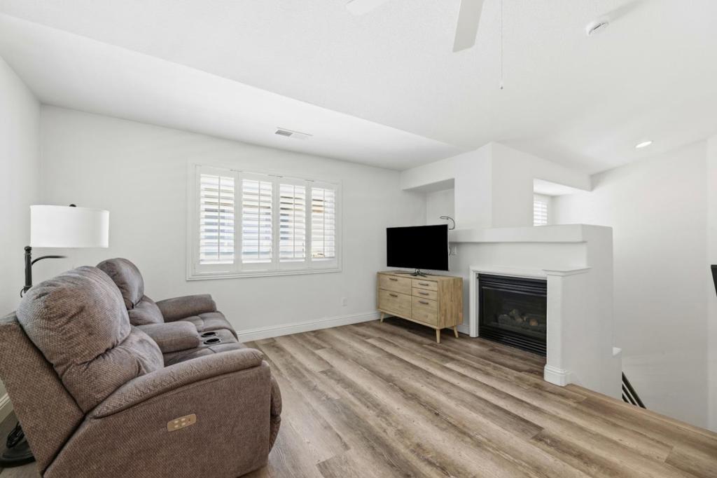 347 Oleander Drive Property Photo 4