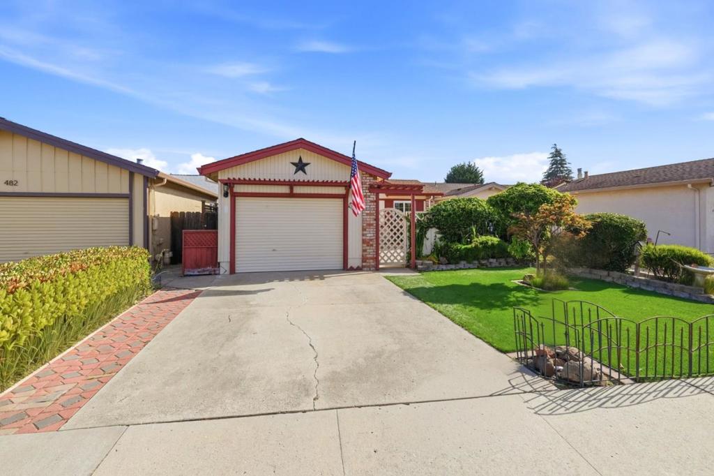 478 Vivienne Drive Property Photo 2