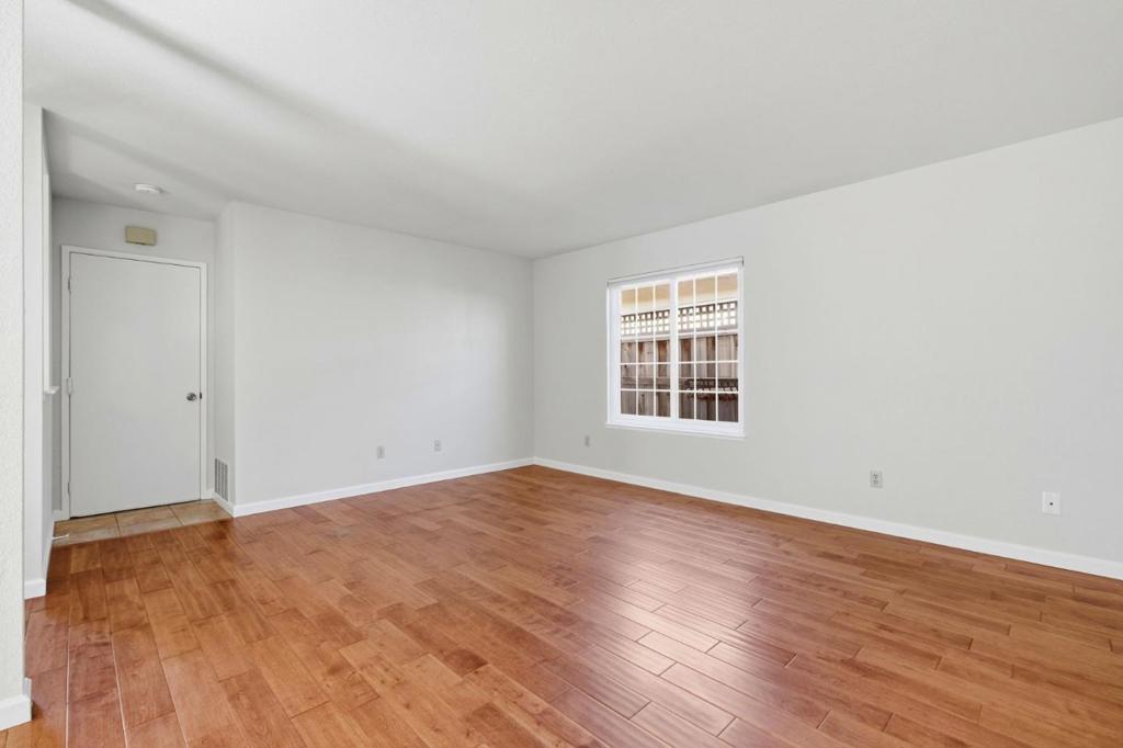 478 Vivienne Drive Property Photo 11
