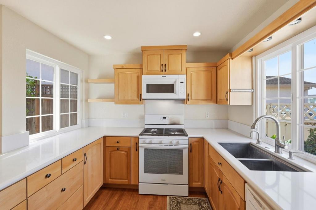478 Vivienne Drive Property Photo 13