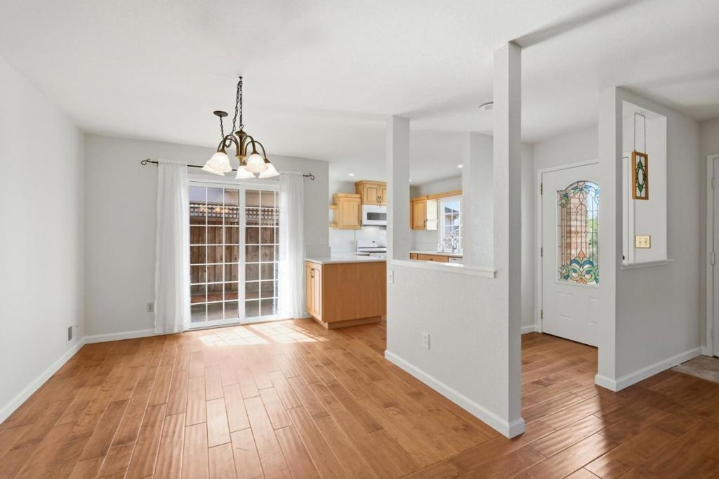 478 Vivienne Drive Property Photo 16