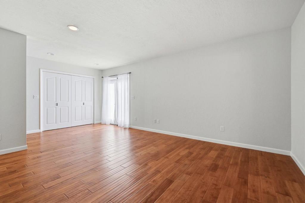 478 Vivienne Drive Property Photo 18