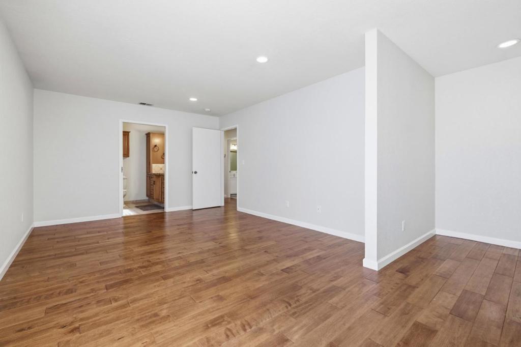478 Vivienne Drive Property Photo 21