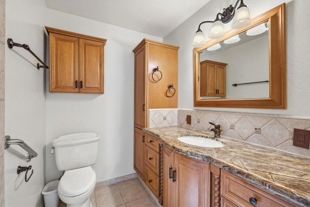 478 Vivienne Drive Property Photo 32