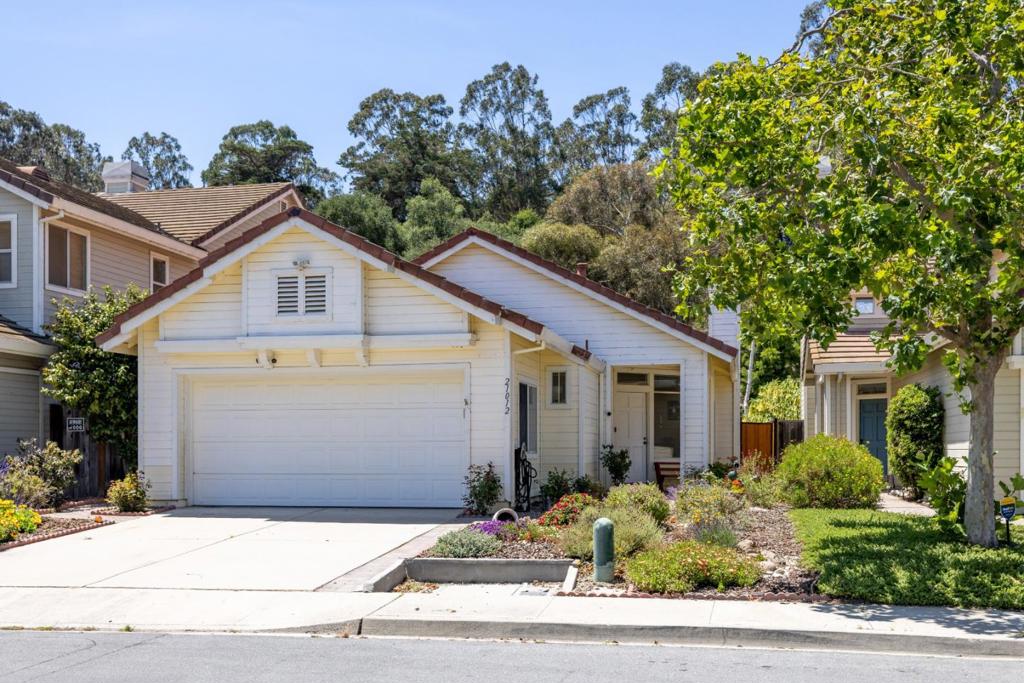 21012 Country Park Road Property Photo 1