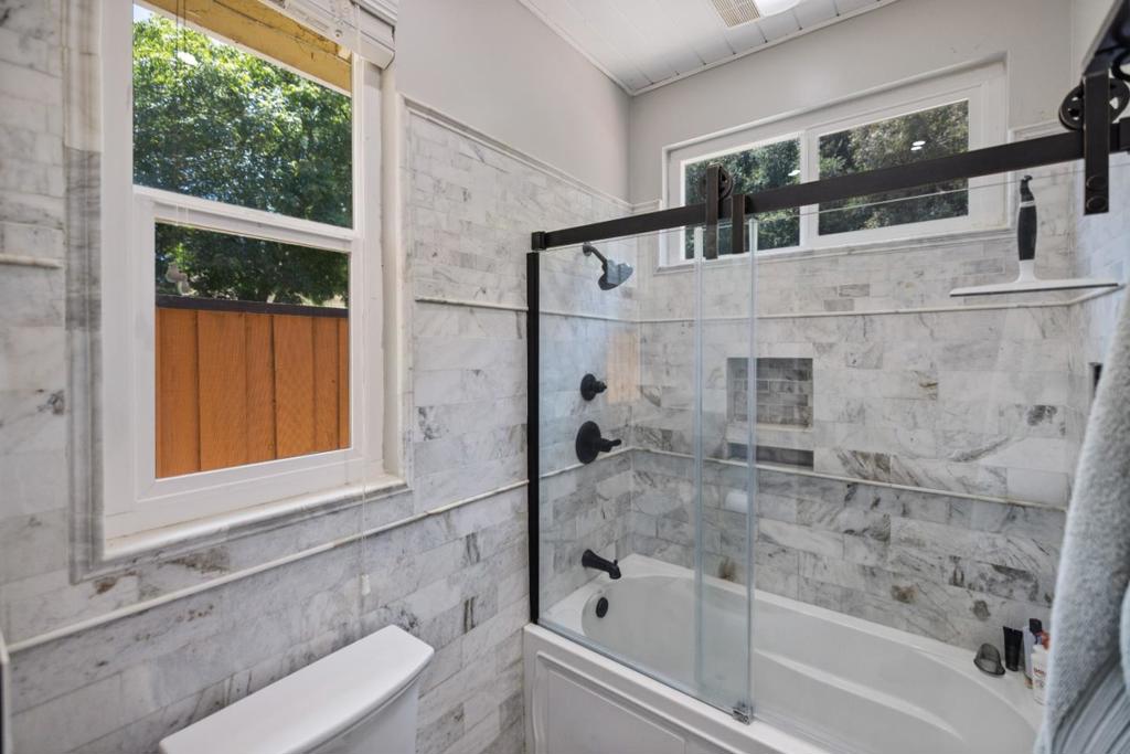 21012 Country Park Road Property Photo 14