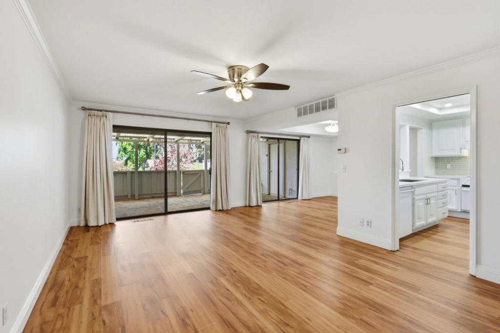5438 Cribari Green Property Photo 3
