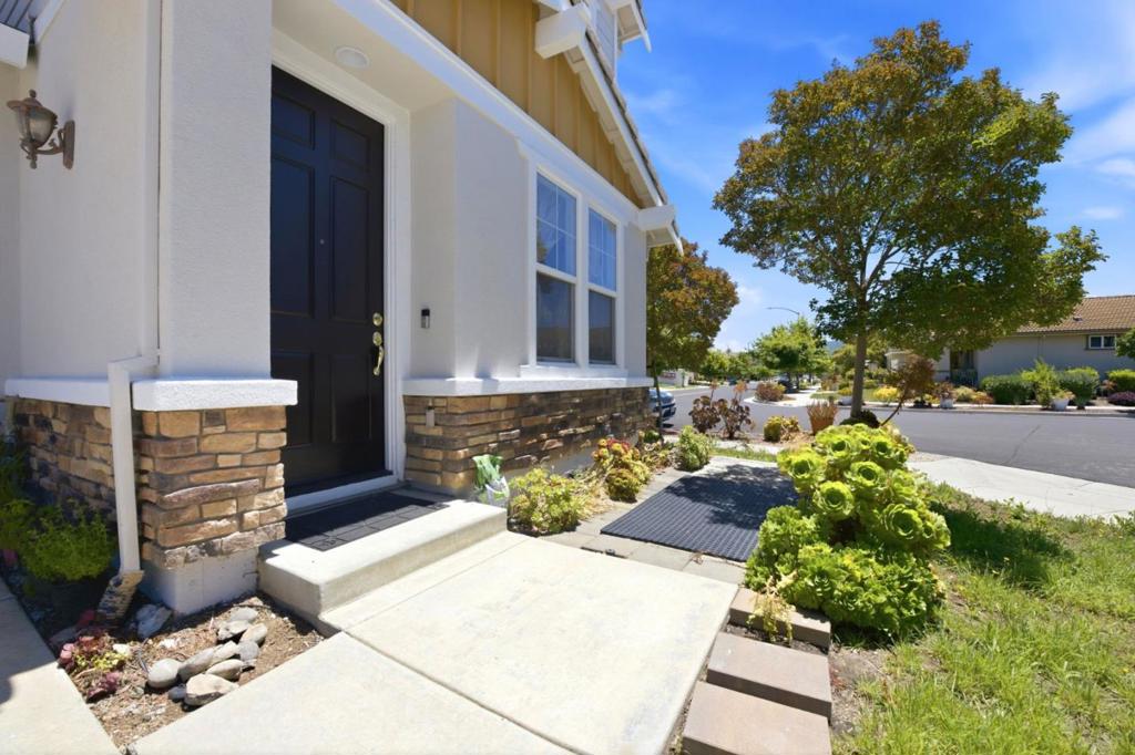 9632 Cherrywood Court Property Photo 4