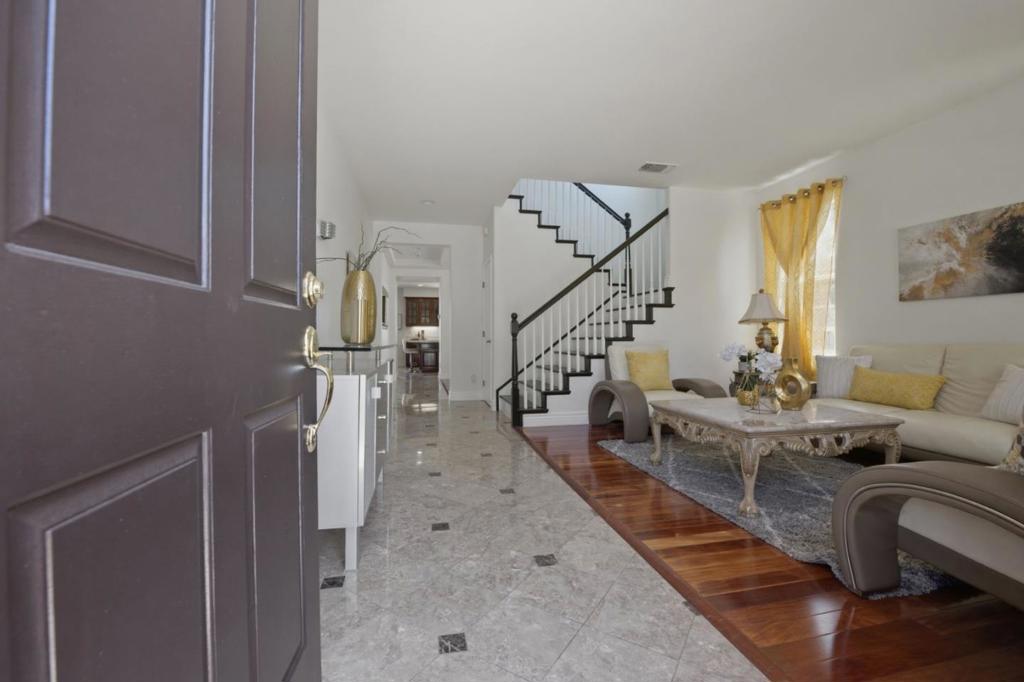9632 Cherrywood Court Property Photo 6