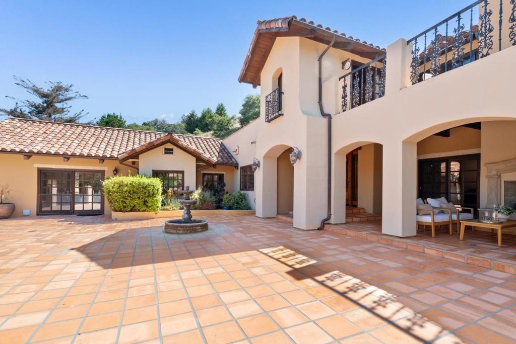 2240 N Rodeo Gulch Road Property Photo 2