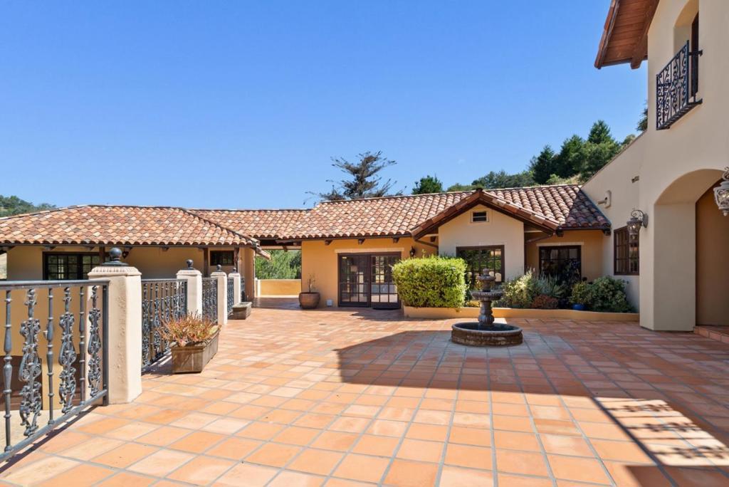 2240 N Rodeo Gulch Road Property Photo 3