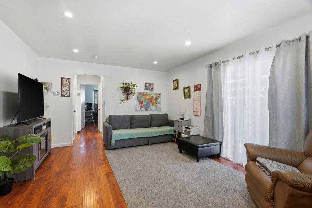 159 Roundtable Drive Property Photo 6