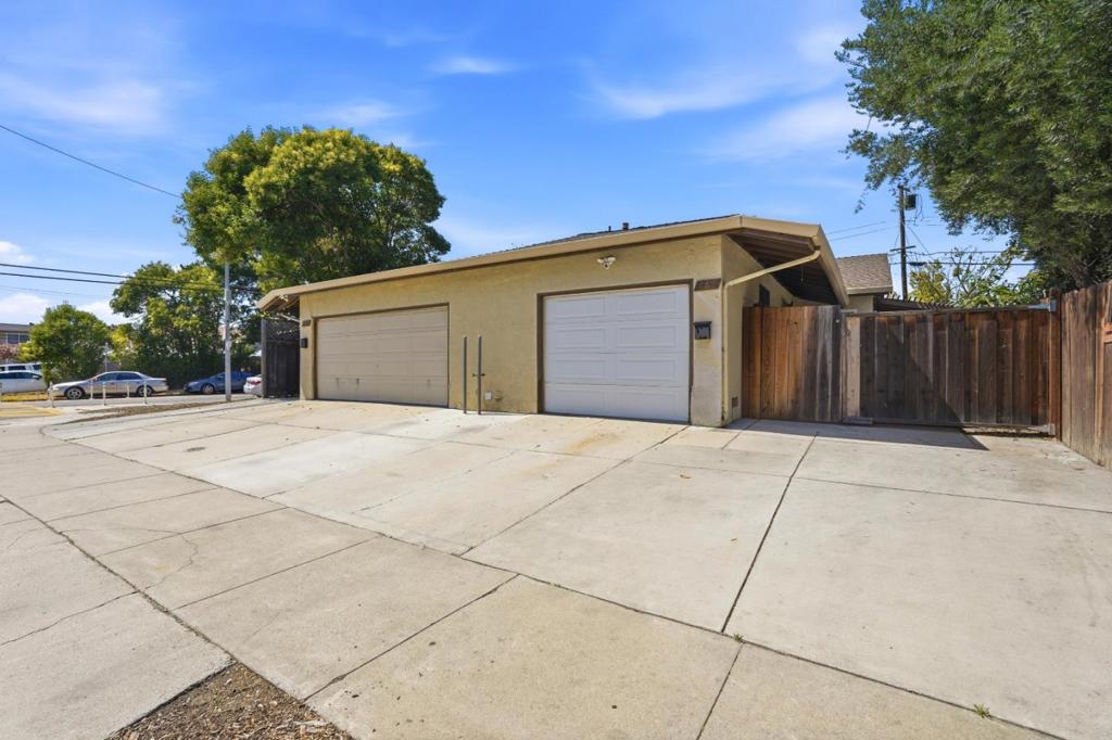 159 Roundtable Drive Property Photo 37