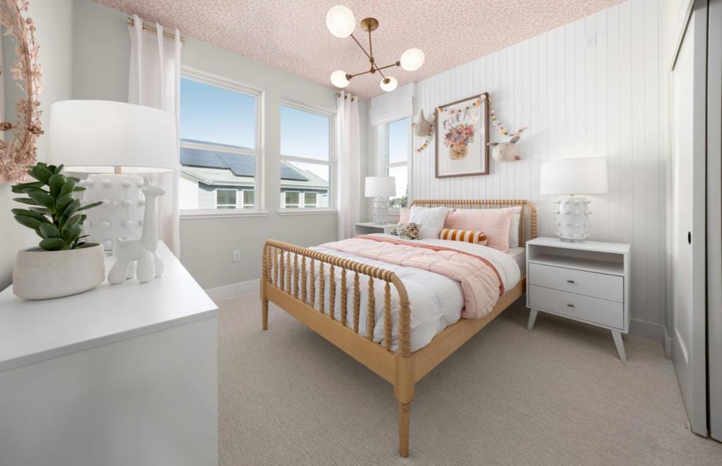 289 Llewellyn Avenue 18-18 - Plan 1 Property Photo 15