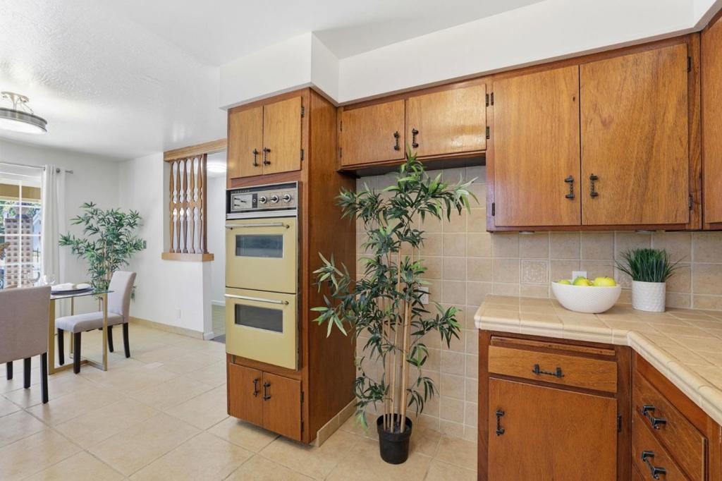 24 Scharff Avenue Property Photo 12