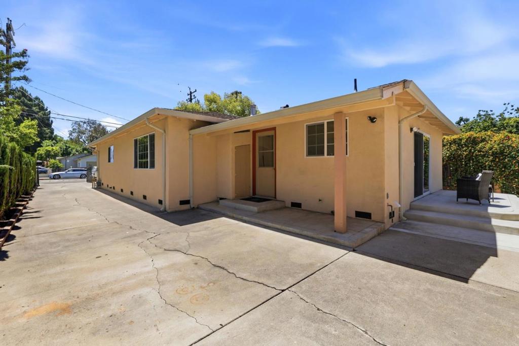 24 Scharff Avenue Property Photo 37