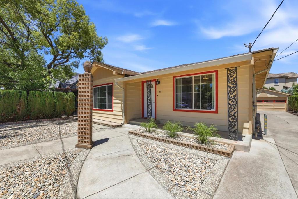 24 Scharff Avenue Property Photo 40