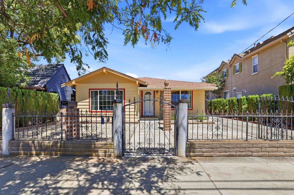 24 Scharff Avenue Property Photo 42