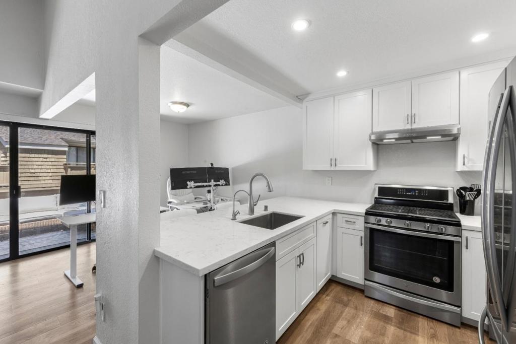 5691 Makati Circle G Property Photo 18